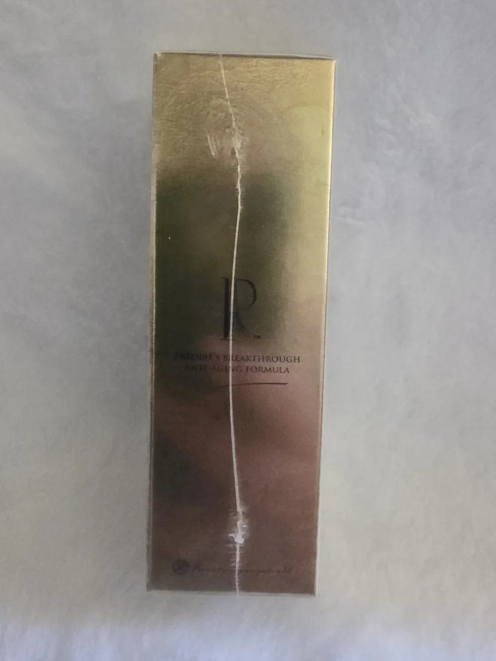 Prédiré 24K Gold Radiance Vitamin C Serum - White & Gold